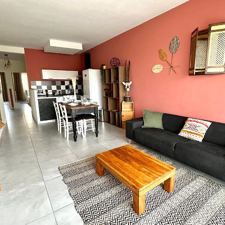 2 Bedrooms - Sea View Apartment Νίκαια Εξωτερικό φωτογραφία